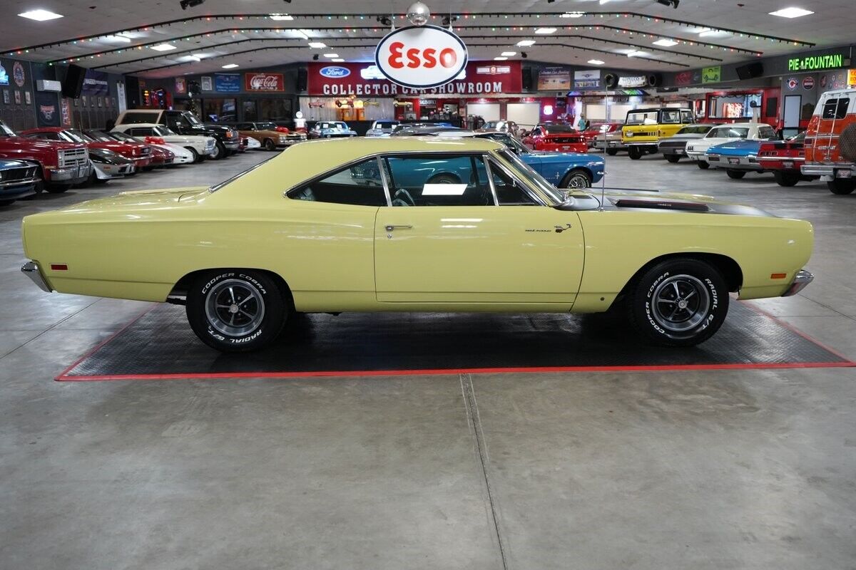 Plymouth-Road-Runner-Coupe-1969-9