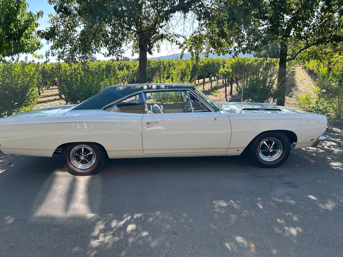 Plymouth-Road-runner-1968-7