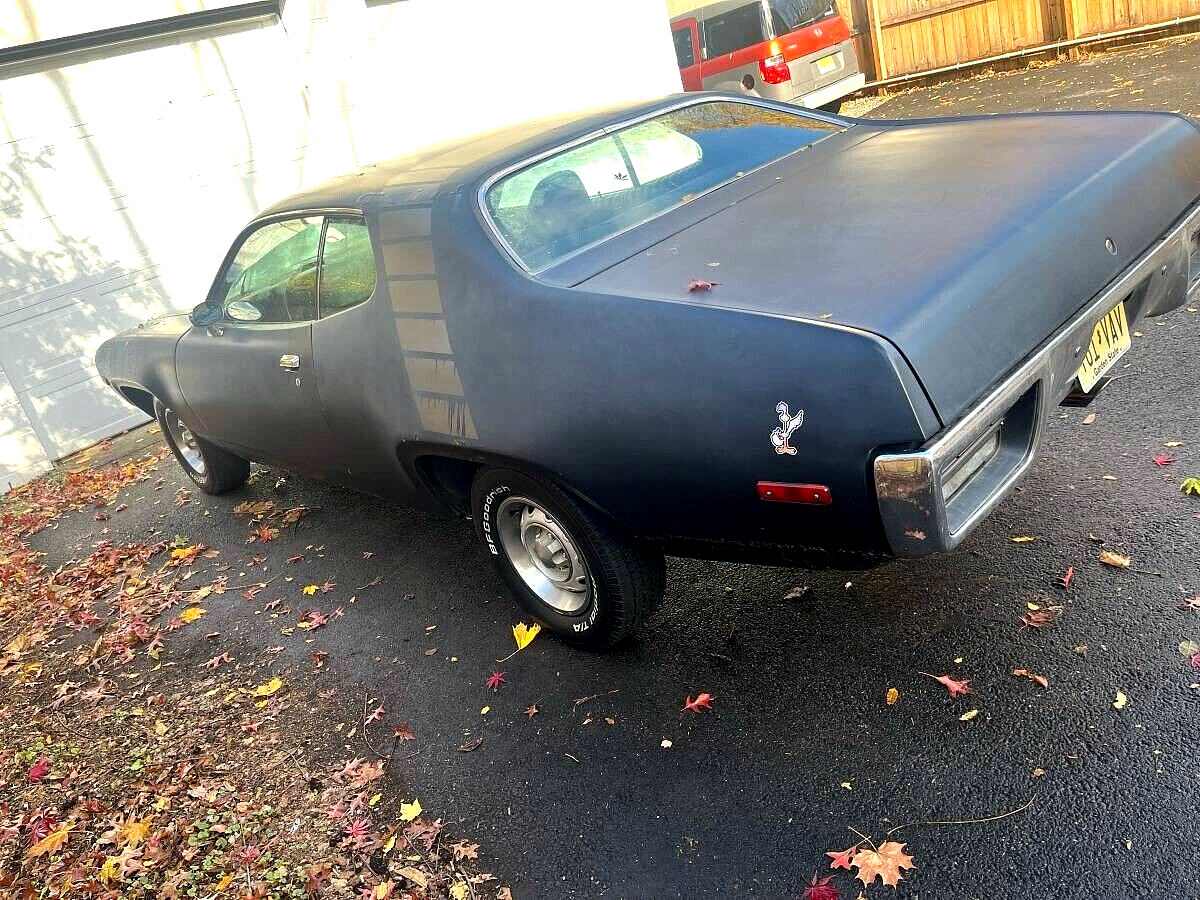 Plymouth-Roadrunner-1972-2