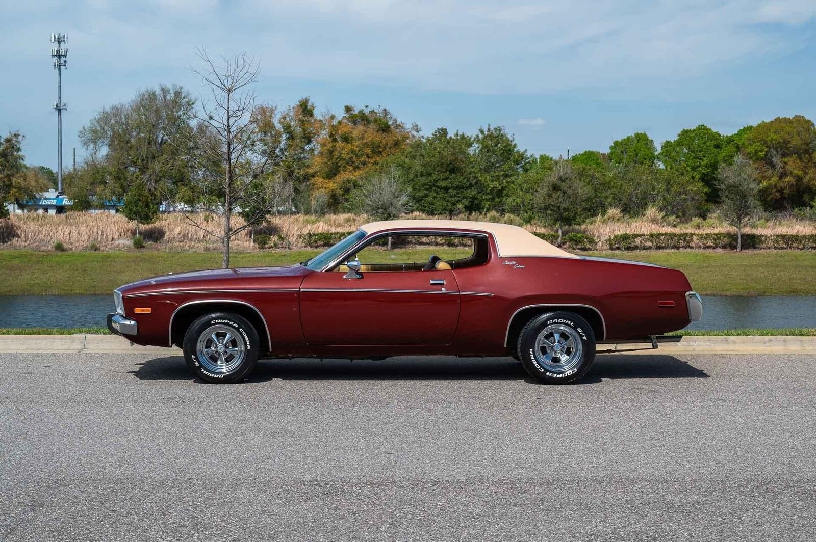 Plymouth-Satellite-1973-1