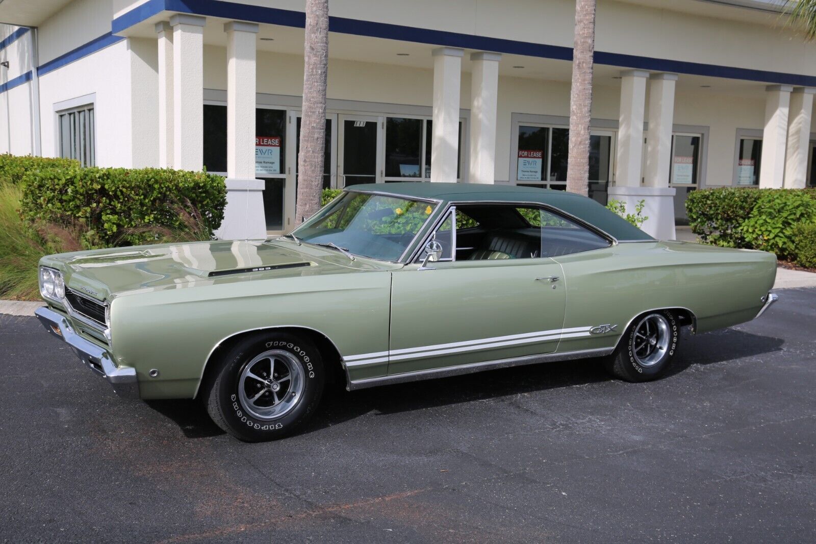 Plymouth-Satellite-Coupe-1968-1