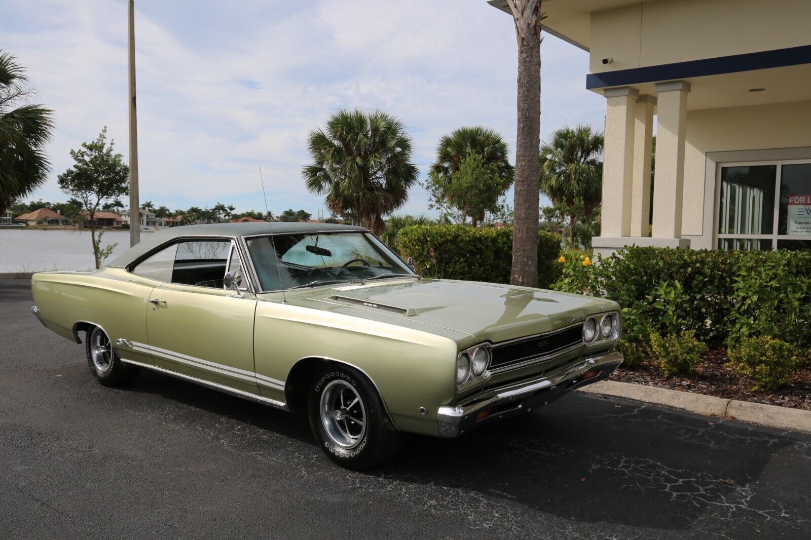 Plymouth-Satellite-Coupe-1968-10