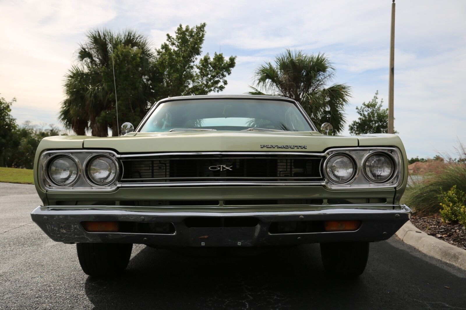 Plymouth-Satellite-Coupe-1968-9