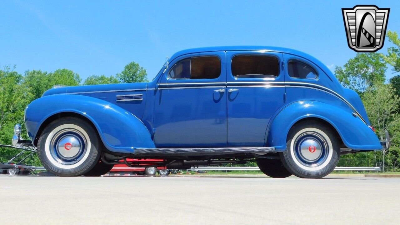 Plymouth-Sedan-Berline-1939-4