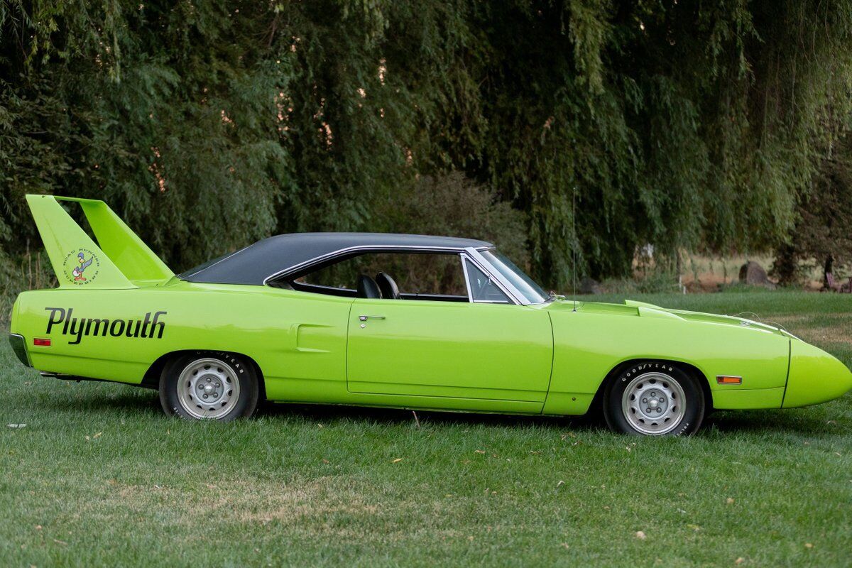 Plymouth-Superbird-1970-1