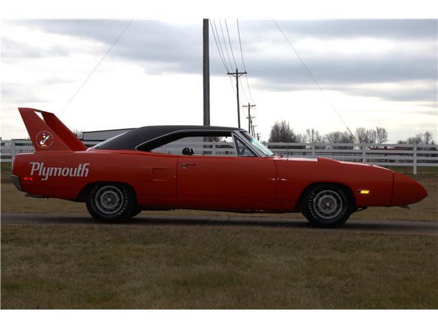 Plymouth-Superbird-1970-2