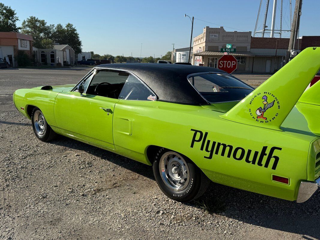 Plymouth-Superbird-1970-25