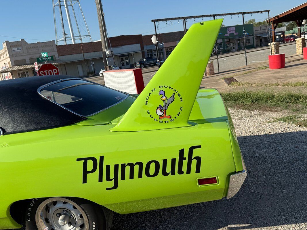 Plymouth-Superbird-1970-26