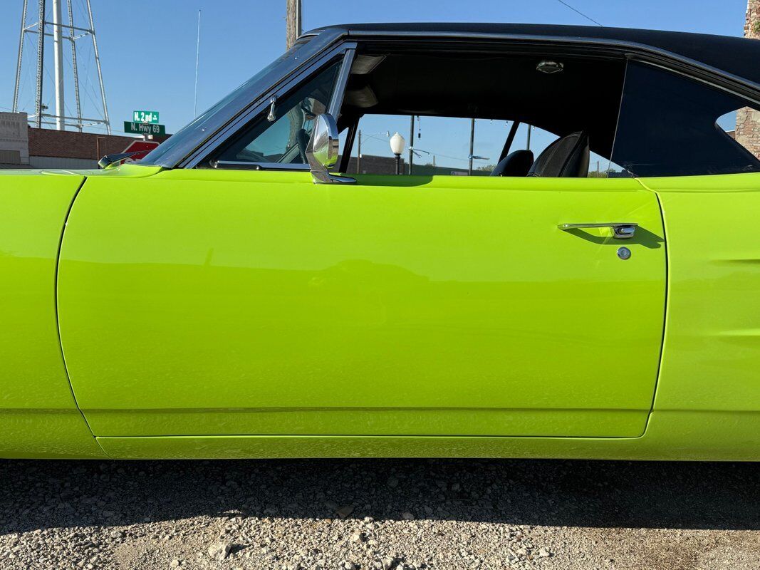 Plymouth-Superbird-1970-29