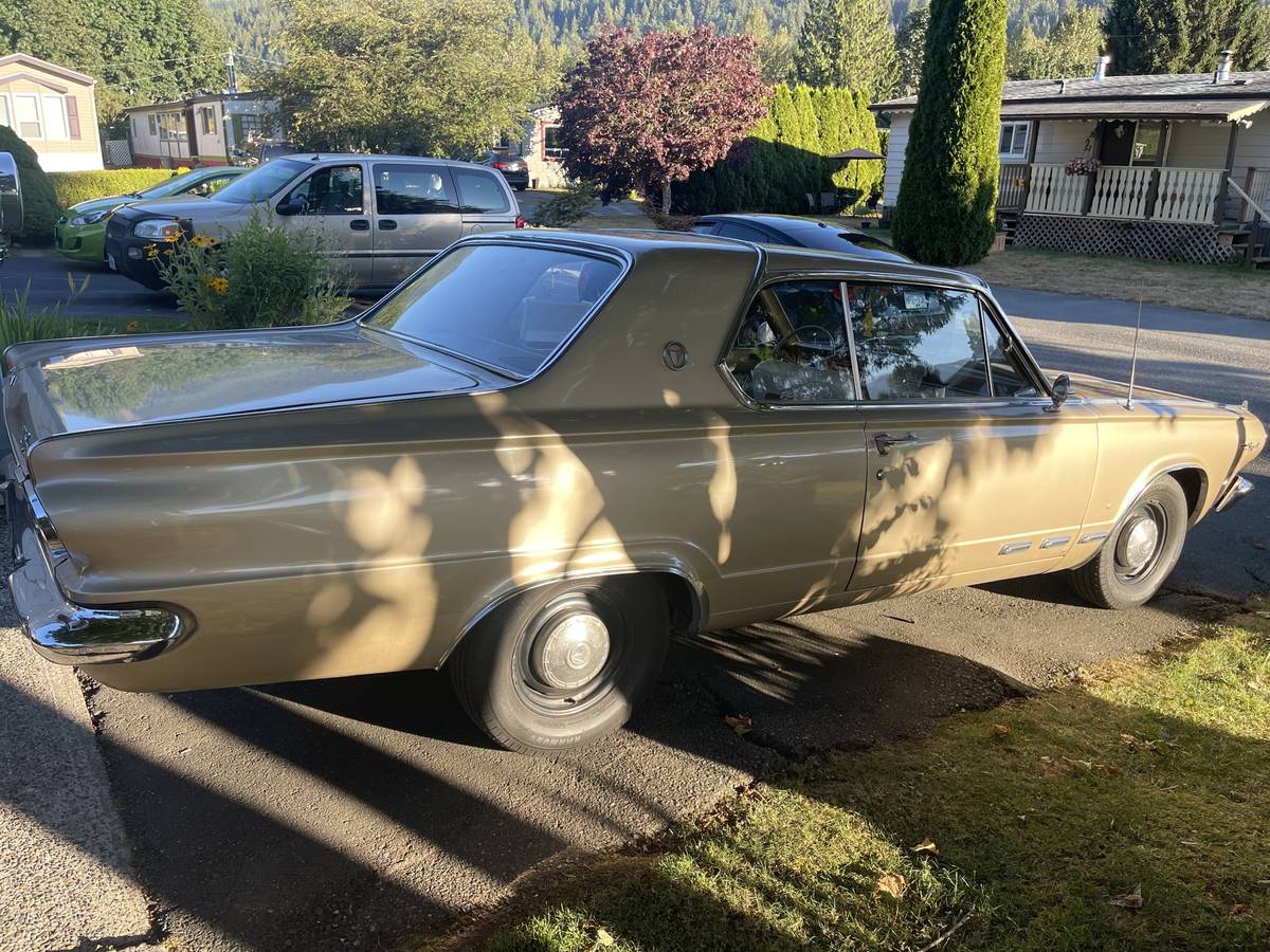 Plymouth-Valiant-1965