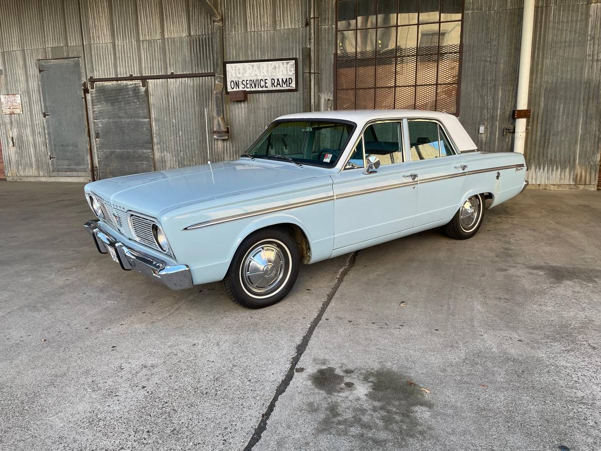 Plymouth-Valiant-200-1966-16