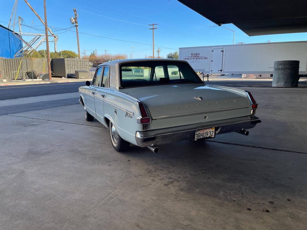 Plymouth-Valiant-200-1966-3