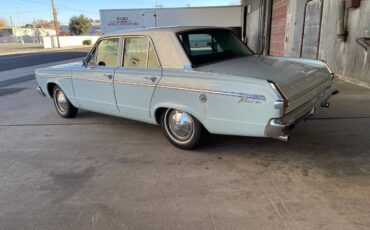 Plymouth-Valiant-200-1966-4