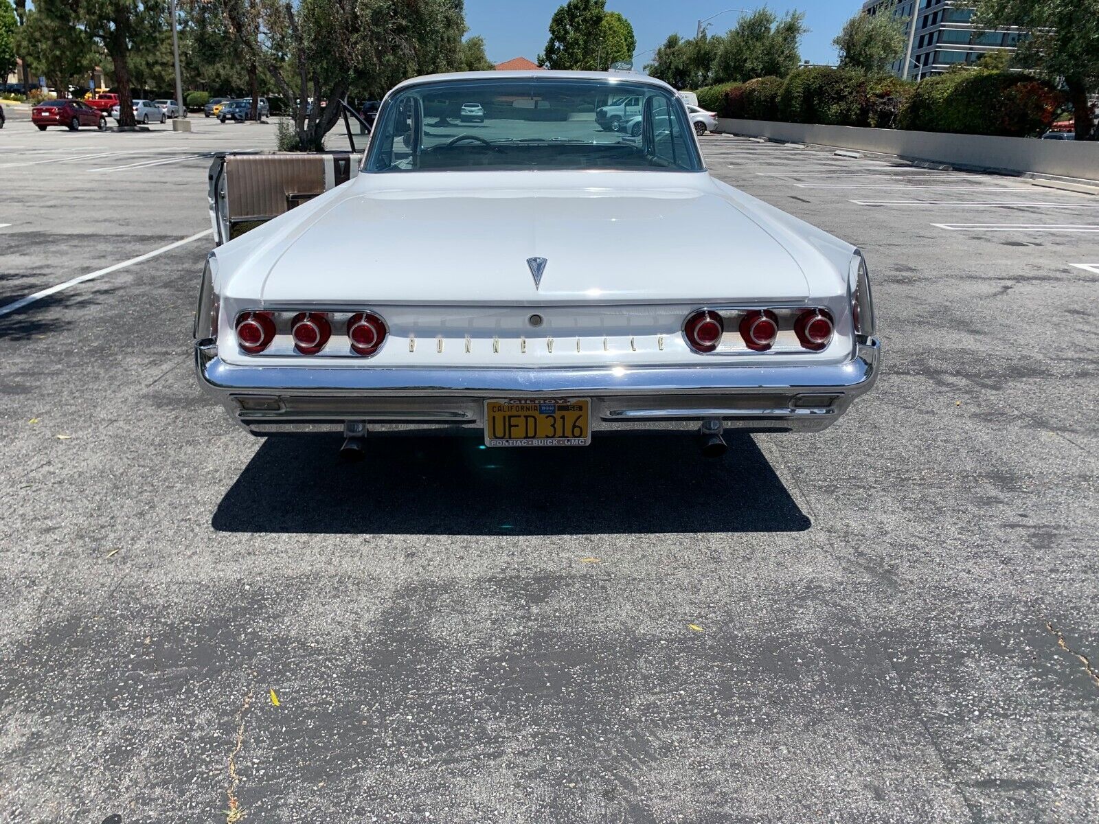 Pontiac-Bonneville-Berline-1961-7