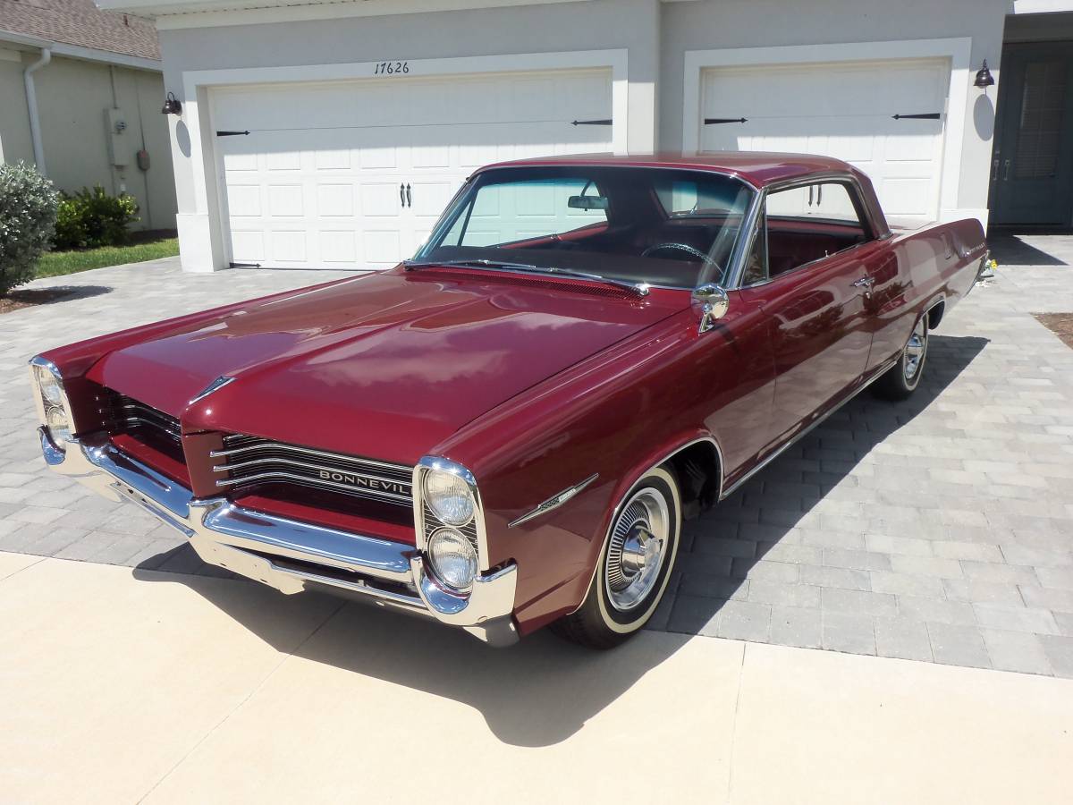 Pontiac-Bonneville-sport-coupe-1964