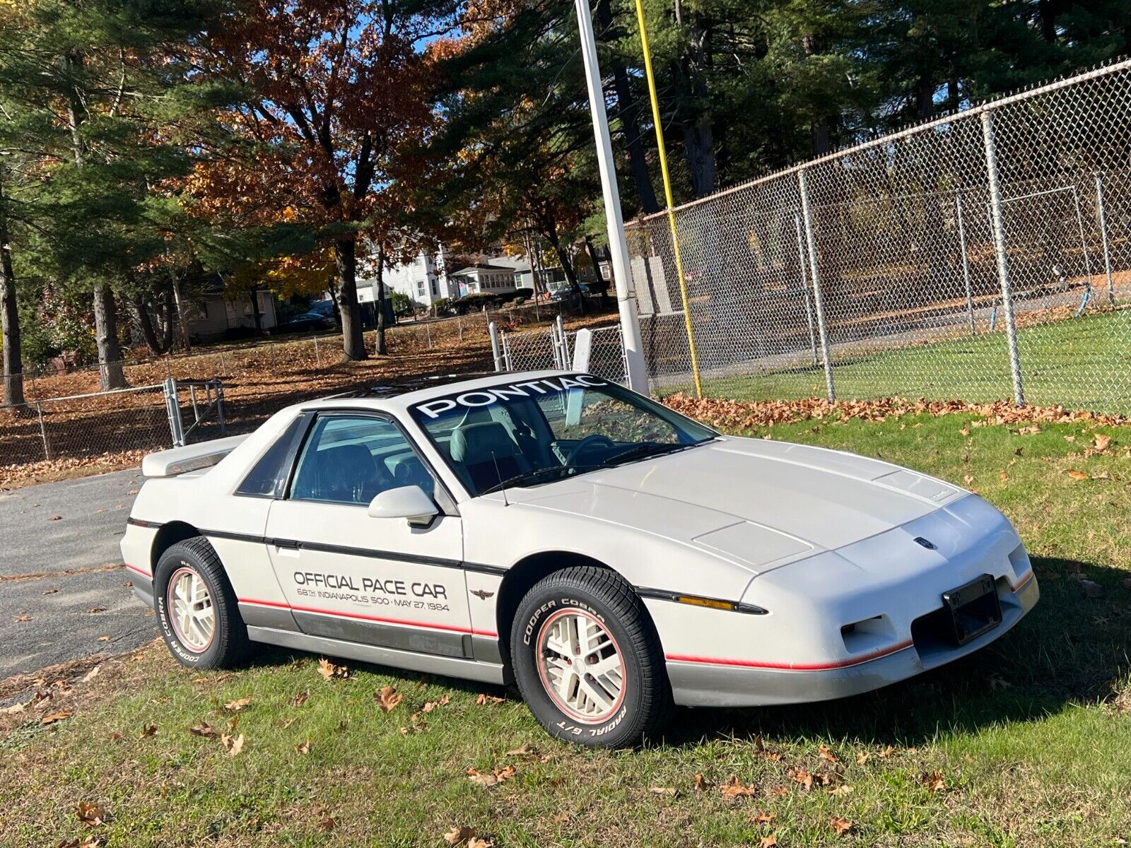 Pontiac-Fiero-1984-10