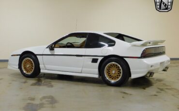 Pontiac-Fiero-1988-4