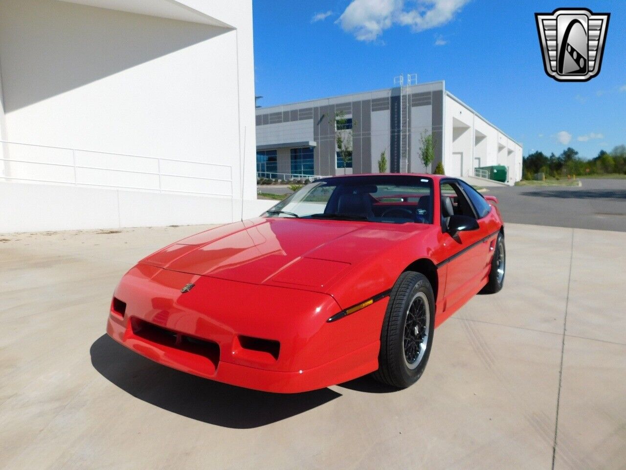 Pontiac-Fiero-1988-4