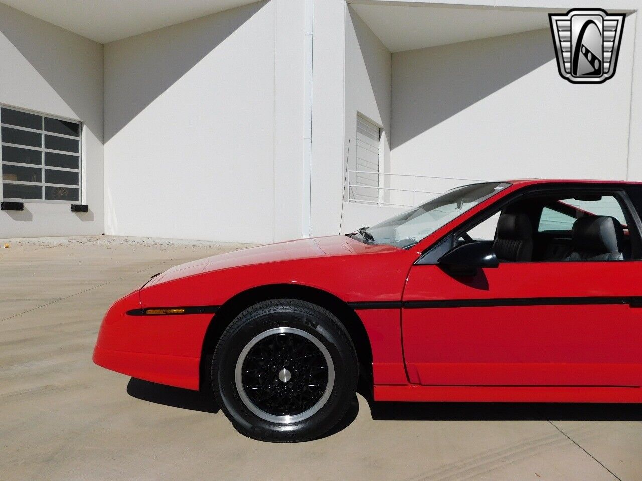 Pontiac-Fiero-1988-5