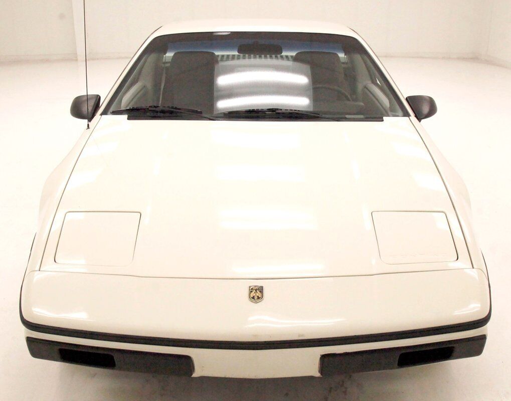 Pontiac-Fiero-Coupe-1984-6