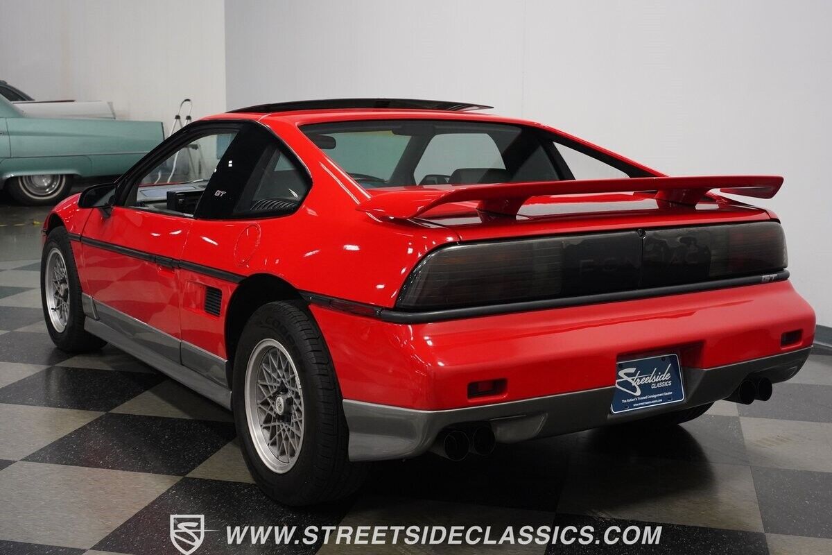 Pontiac-Fiero-Coupe-1986-11