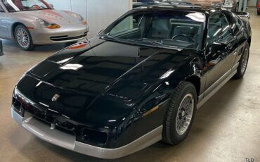 Pontiac-Fiero-Coupe-1986-2