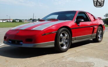 Pontiac-Fiero-Coupe-1986-3