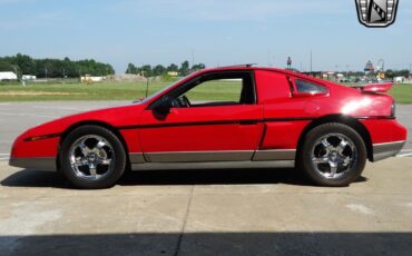 Pontiac-Fiero-Coupe-1986-4