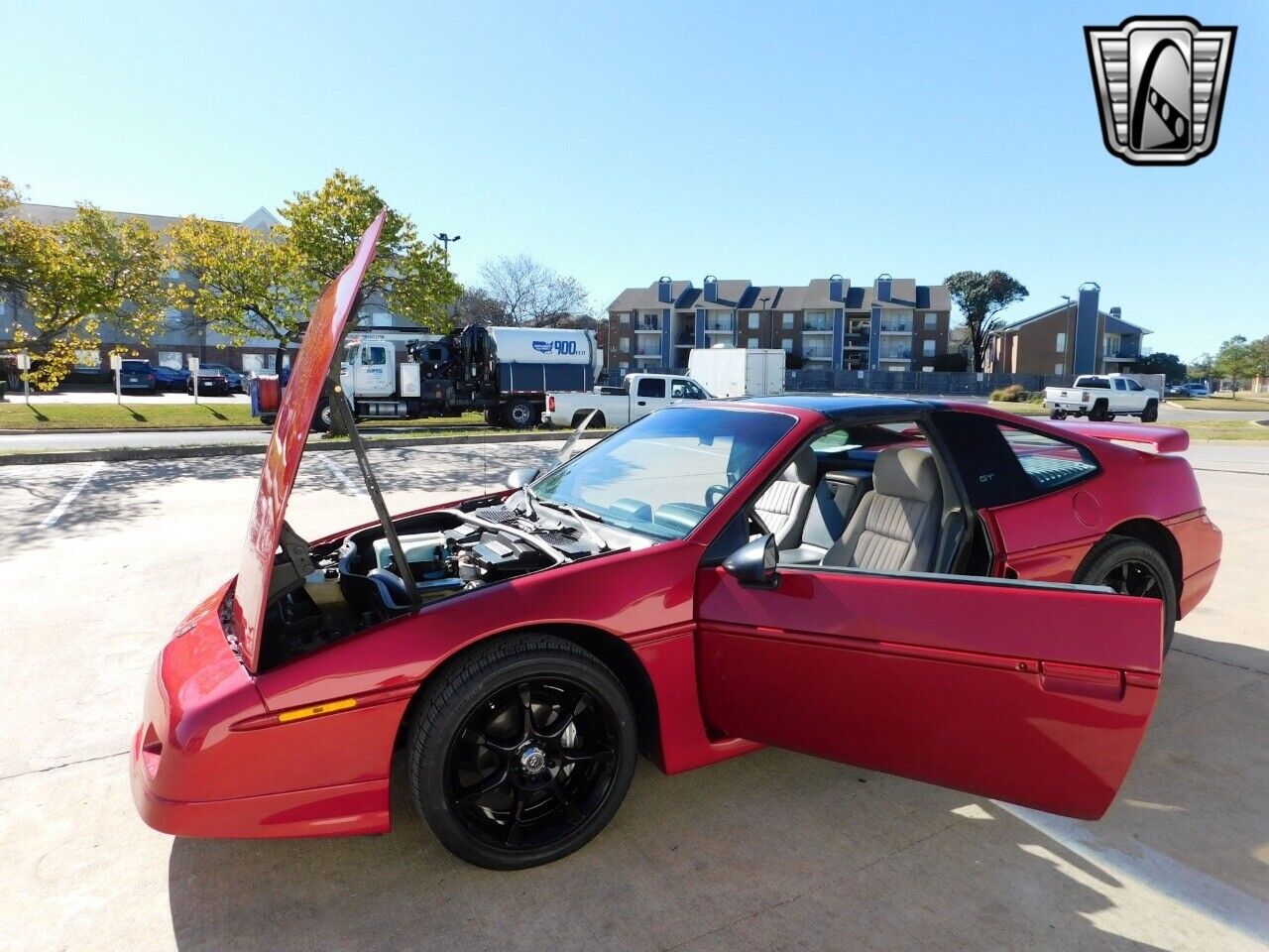 Pontiac-Fiero-Coupe-1988-10