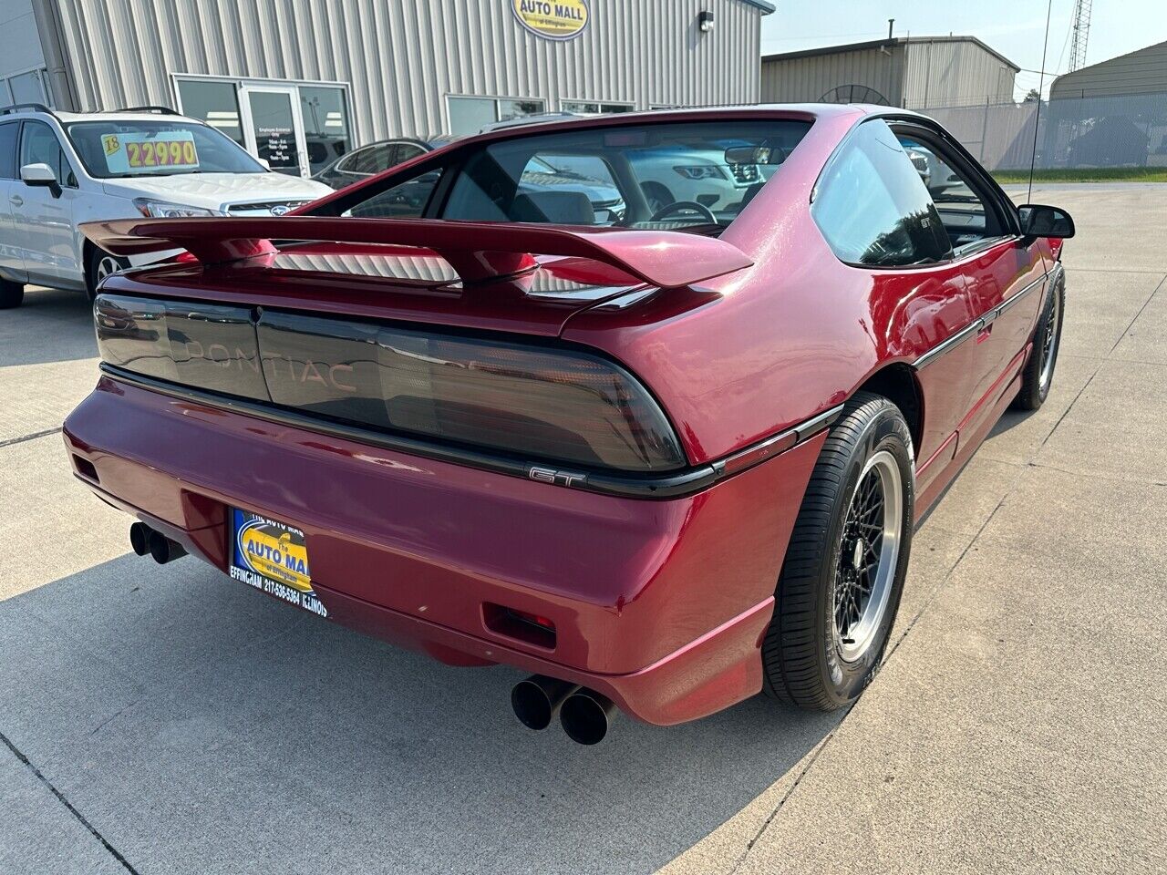 Pontiac-Fiero-Coupe-1988-12