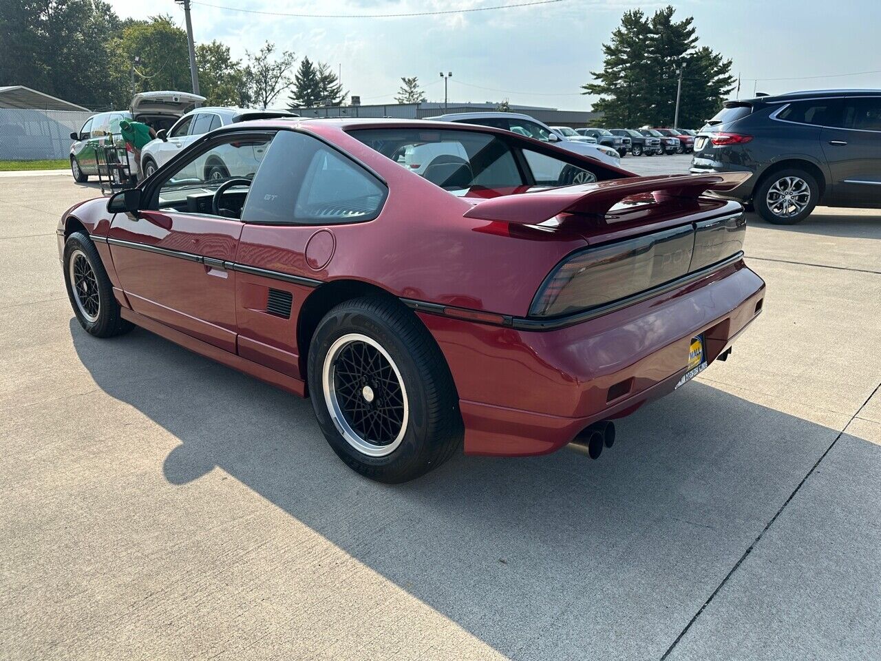 Pontiac-Fiero-Coupe-1988-16