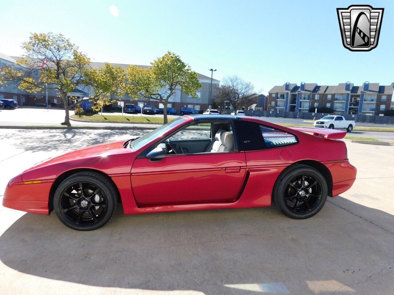 Pontiac-Fiero-Coupe-1988-2