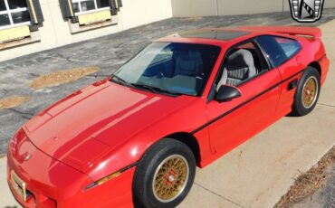 Pontiac-Fiero-Coupe-1988-2