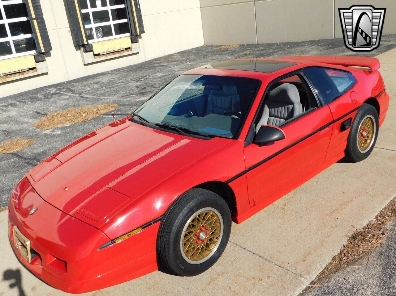 Pontiac-Fiero-Coupe-1988-2