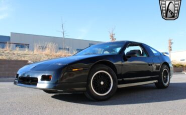 Pontiac-Fiero-Coupe-1988-2