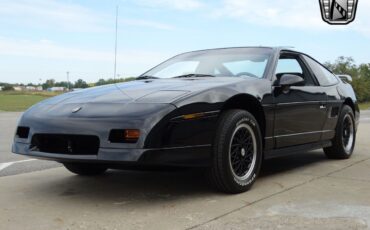 Pontiac-Fiero-Coupe-1988-3