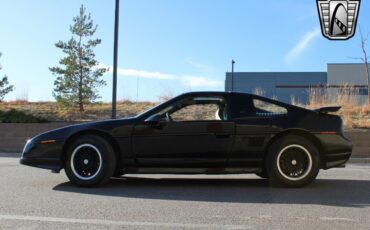 Pontiac-Fiero-Coupe-1988-3