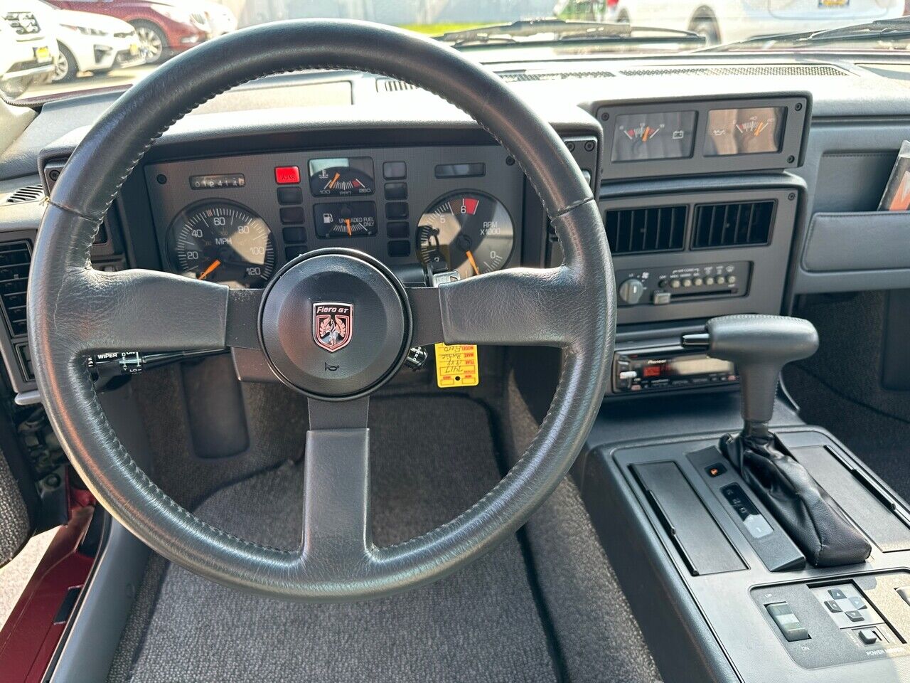 Pontiac-Fiero-Coupe-1988-32