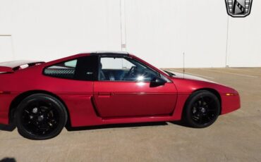 Pontiac-Fiero-Coupe-1988-4