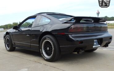 Pontiac-Fiero-Coupe-1988-5