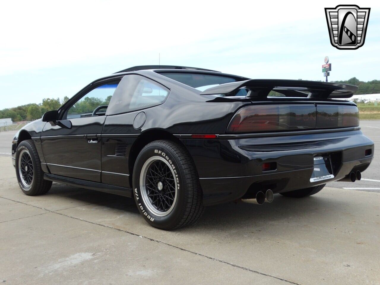 Pontiac-Fiero-Coupe-1988-5