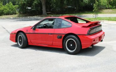 Pontiac-Fiero-Coupe-1988-5