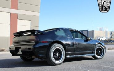 Pontiac-Fiero-Coupe-1988-6