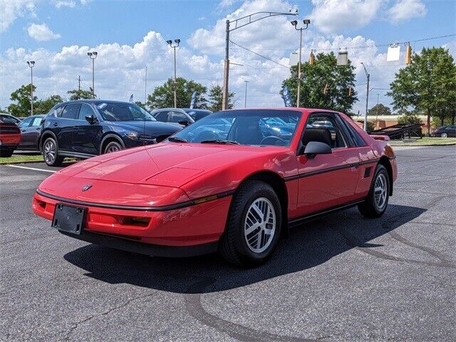 Pontiac-Fiero-Coupe-1988-7