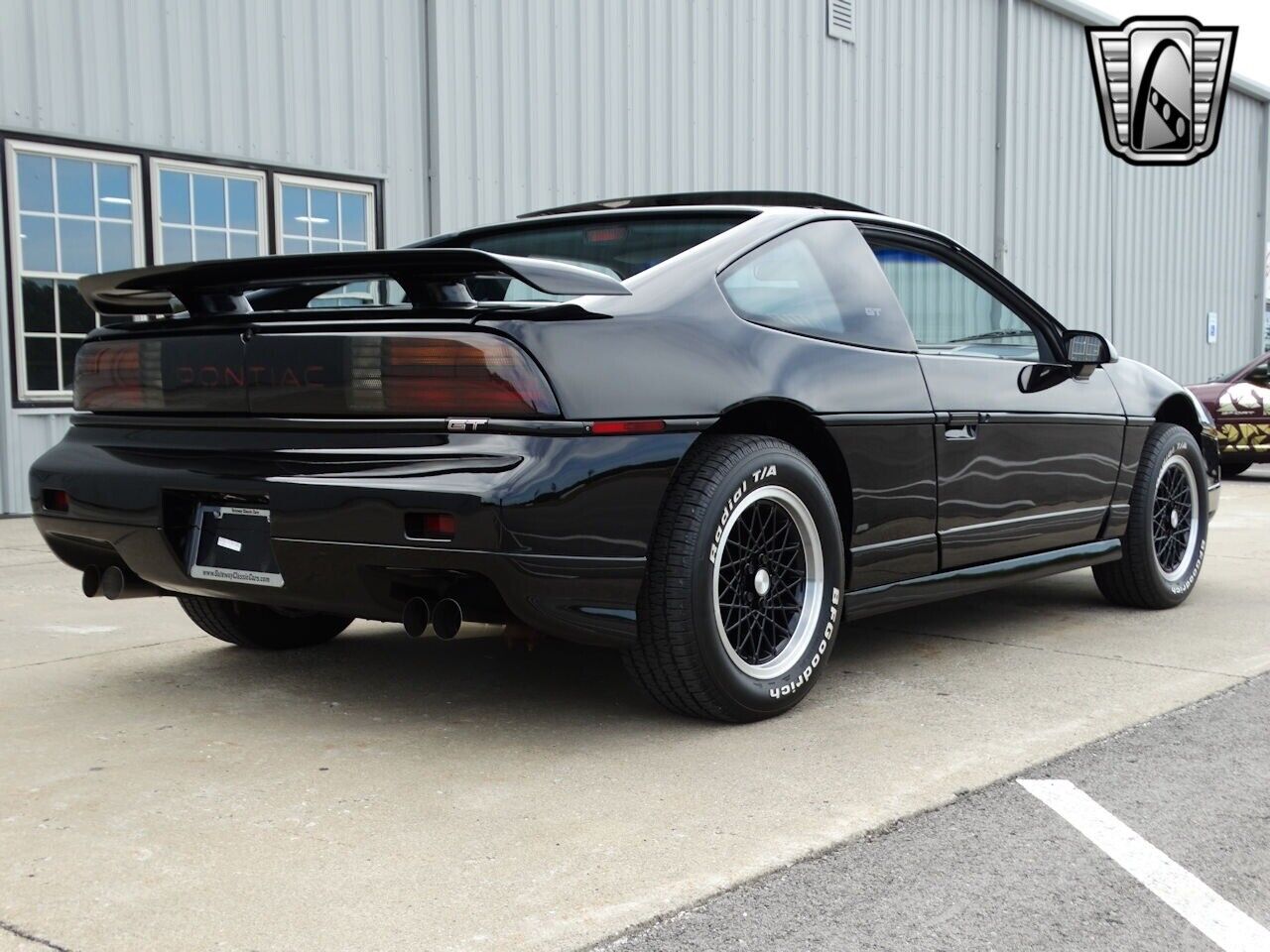 Pontiac-Fiero-Coupe-1988-7