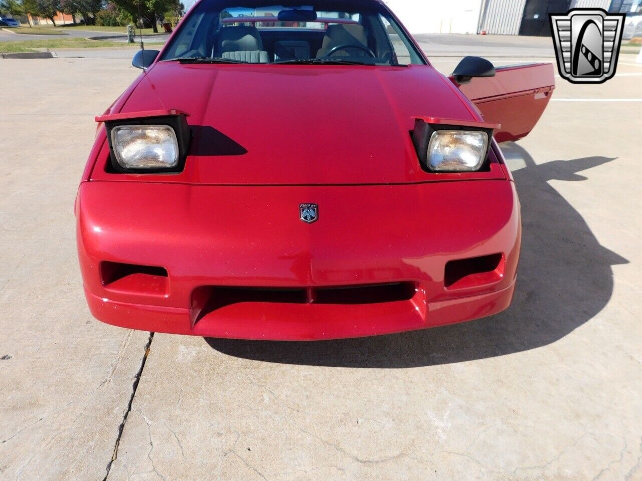 Pontiac-Fiero-Coupe-1988-8