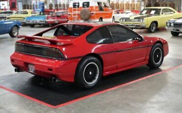 Pontiac-Fiero-Coupe-1988-8