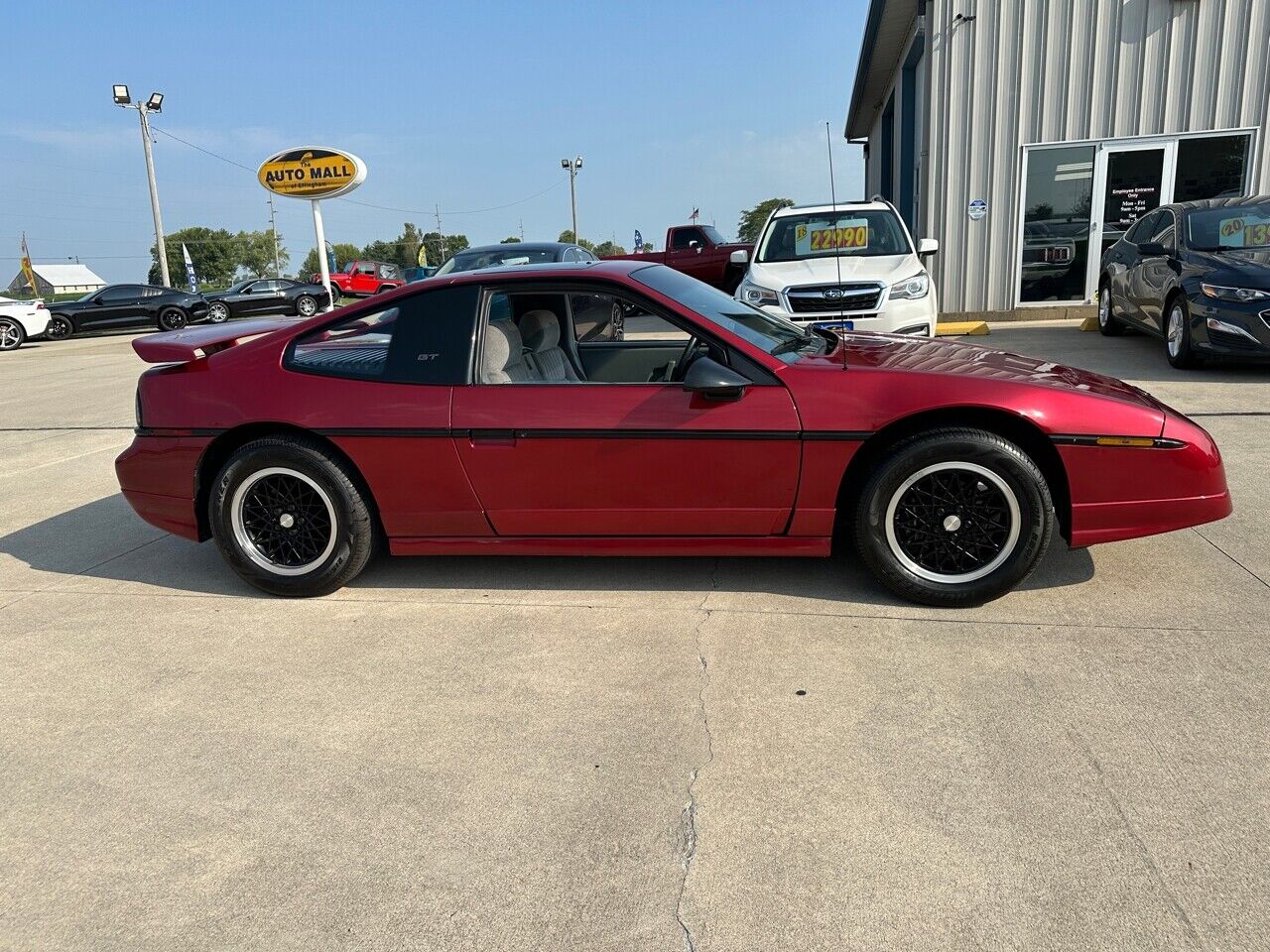 Pontiac-Fiero-Coupe-1988-8