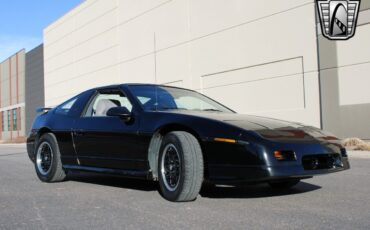 Pontiac-Fiero-Coupe-1988-8