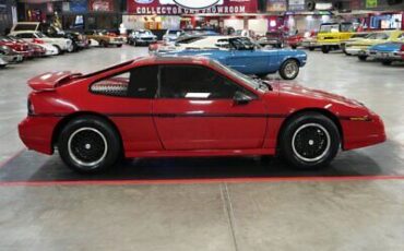 Pontiac-Fiero-Coupe-1988-9